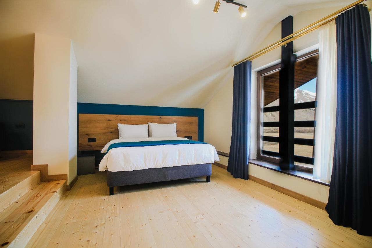 Suatis Resort Kazbegi Eksteriør billede