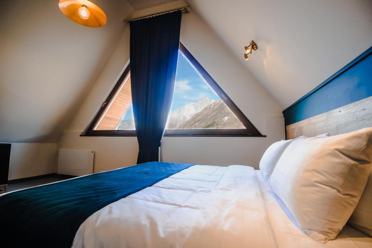 Suatis Resort Kazbegi Eksteriør billede