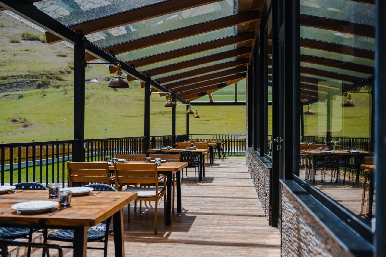 Suatis Resort Kazbegi Eksteriør billede