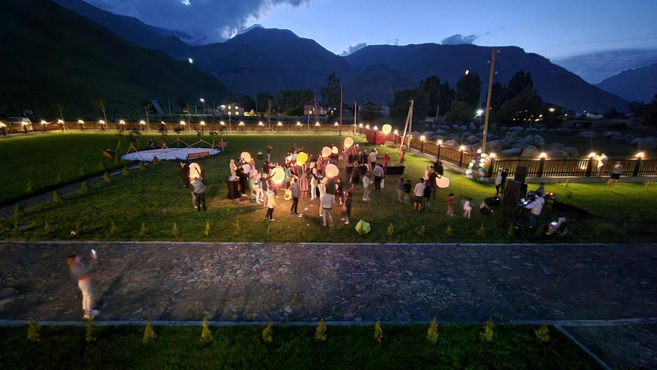 Suatis Resort Kazbegi Eksteriør billede