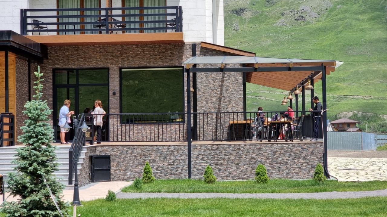 Suatis Resort Kazbegi Eksteriør billede