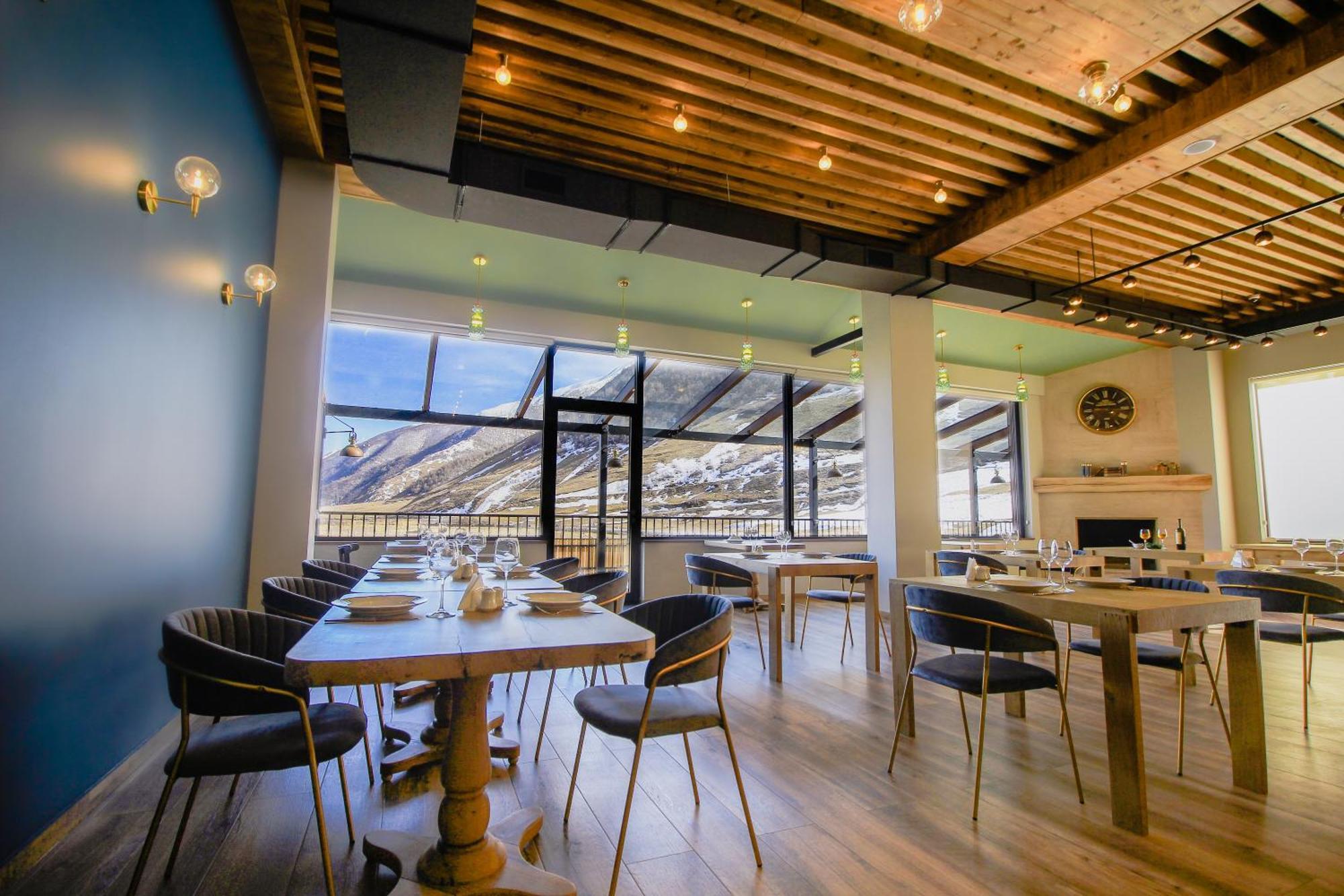 Suatis Resort Kazbegi Eksteriør billede